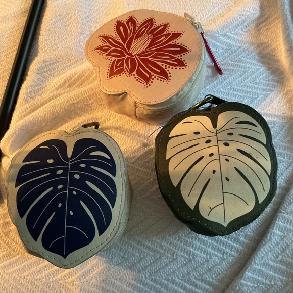 🌿 Farm Rio Eco Bag – Foldable Keychain! 🌿 - Picture 7 of 7